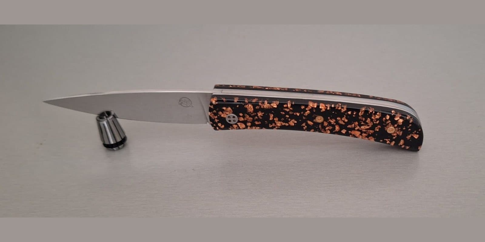 Barracuda 10 cm, Inclusion paillettes de cuivre, vis or rose 24 carats, lame inox 14C28