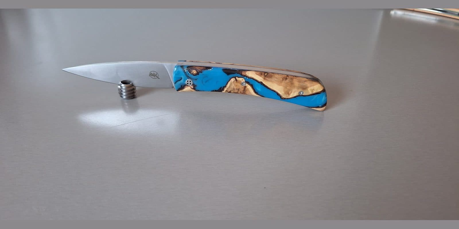 Barracuda grand modèle, Manche hybride résine et bois