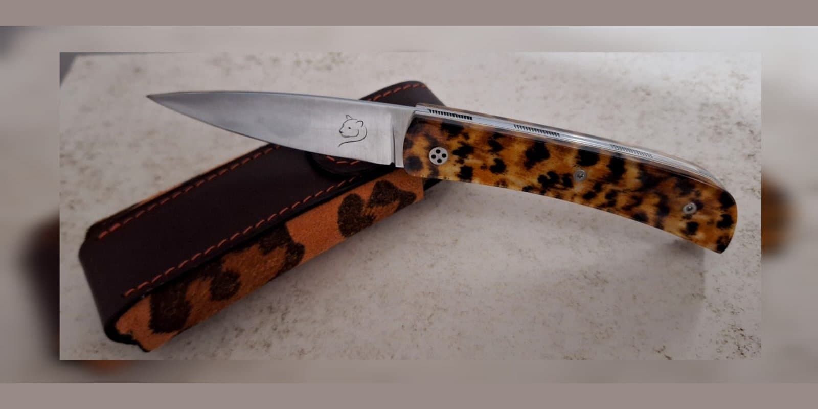 Barracuda 10 cm — Collection Savane, Motif léopard, lame inox 14C28