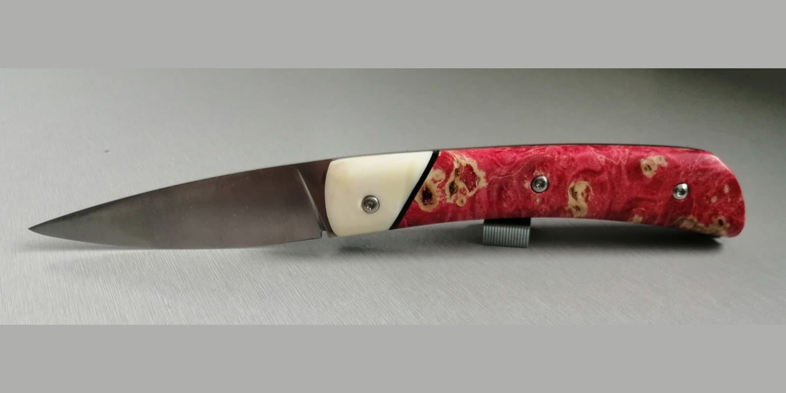 Barracuda 10 cm, Mitres en phacochère, manche en peuplier coloré stabilisé, lame inox 14C28