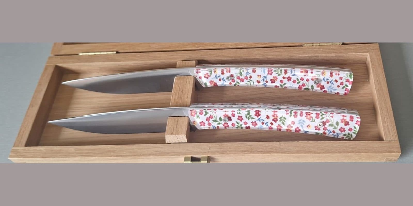 Le Delmonte, coffret de deux, Résine à motif floral