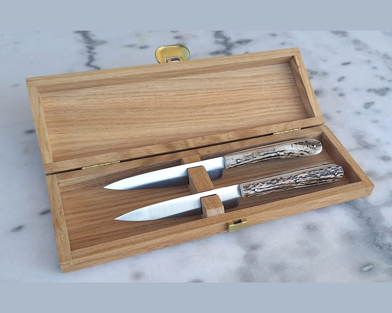 Duo de couteaux office pour la table, Manches en bois de cerf, coffret chêne